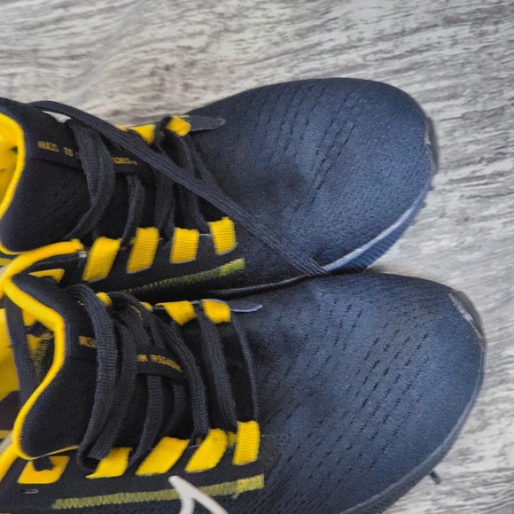 Nike Air Zoom Pegasus 38 Michigan Wolverines Navy Yellow Running Shoes M 4.5 W 6 - Picture 6 of 15
